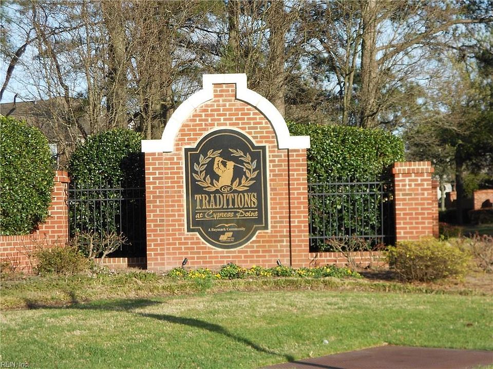 Entrance to community.