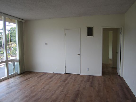 4th image of 260 W Alamar Ave APT 7