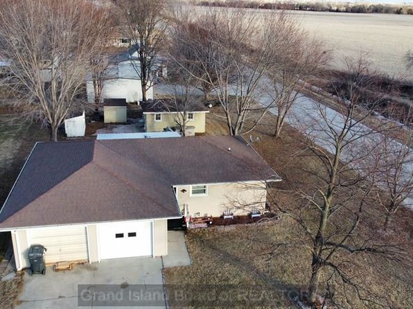 104 8th St, Saint Paul, NE 68873