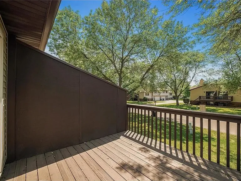 8727 N Maplebrook Cir — Photo 19