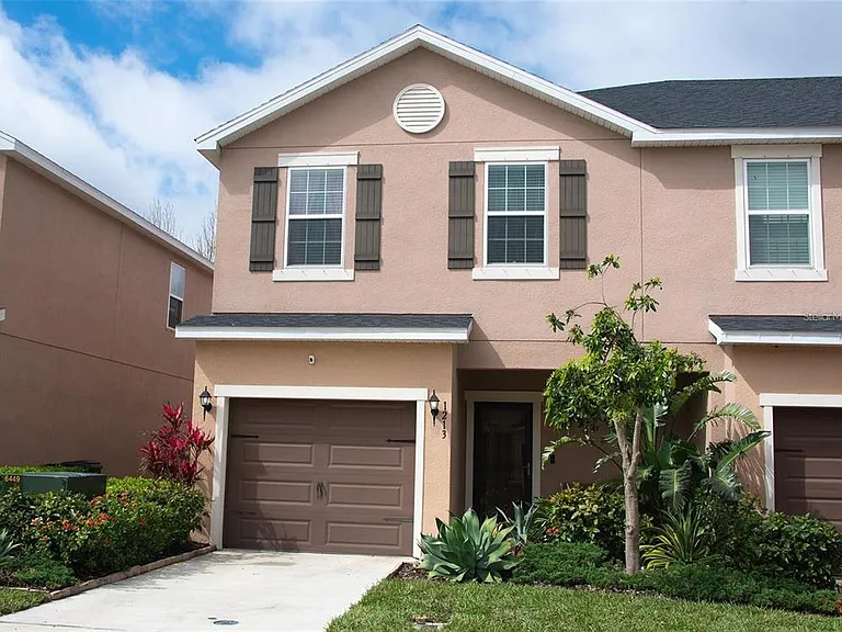 1213 Grantham Dr — Photo 1