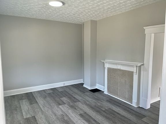 2nd image of 904 Chittenden Ave