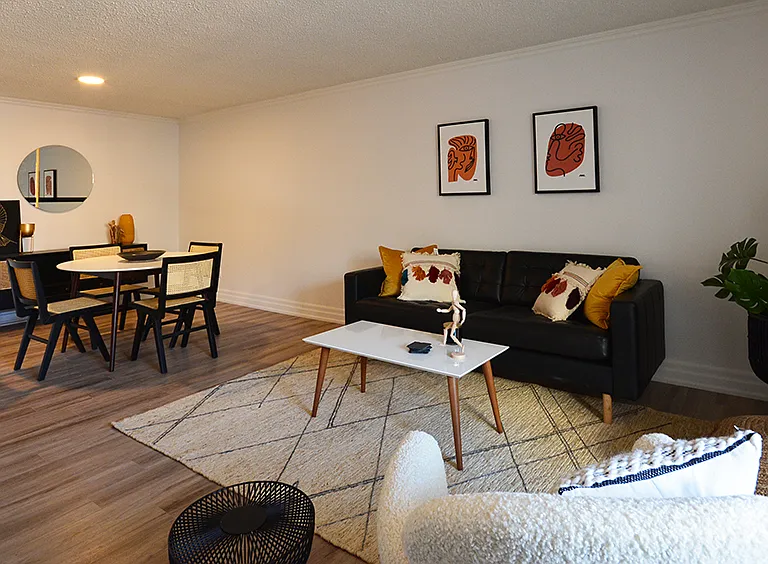 435 Albert St — Photo 15