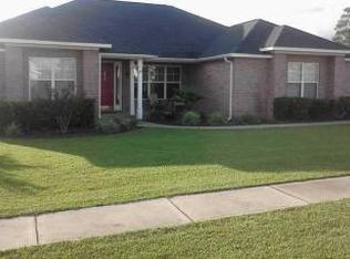 379 Club House Dr W, Freeport, FL 32439