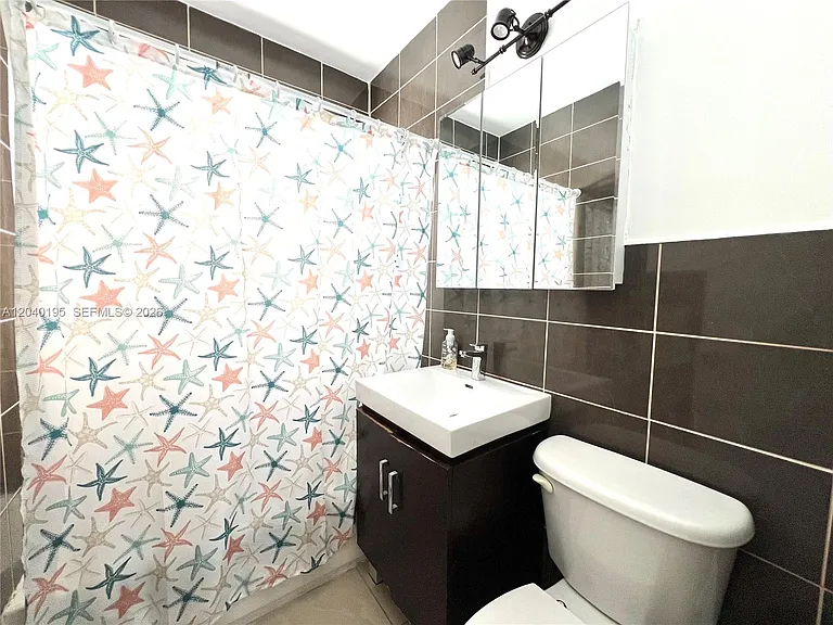 450 77th St #6 — Photo 9