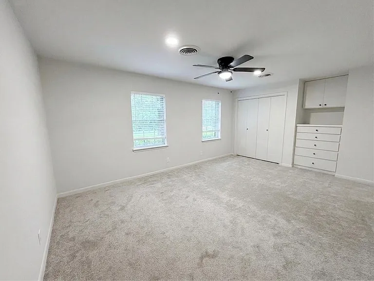 365 Piney Point Rd — Photo 13