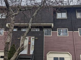 19 Stonegate #E, Branford, CT 06405