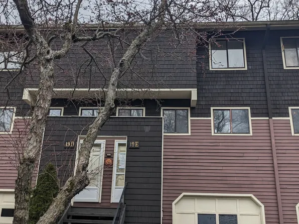 19 Stonegate Drive #E, Branford, CT 06405