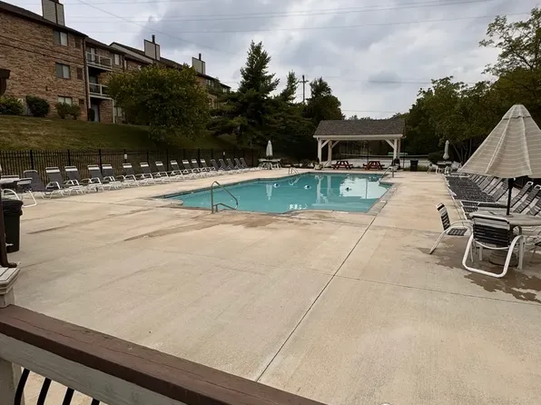 48 Woodland Hills Dr Suite 4, Newport, KY 41071