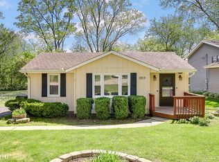 1206 Burr St, Lake In The Hills, IL 60156