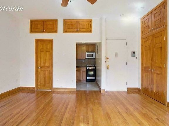 3rd image of 330 W 77th St APT 3B