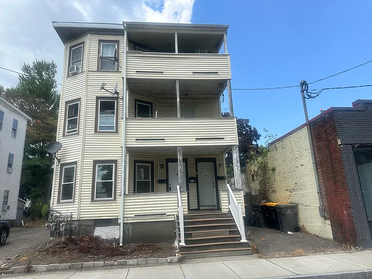 124 Kendall St #2 — Photo 1