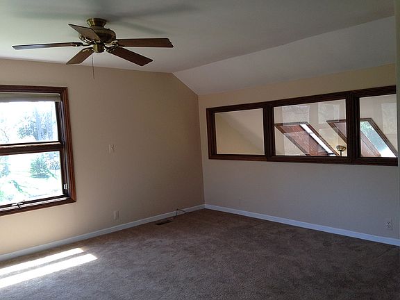 3rd image of 2915 Moraine Dr