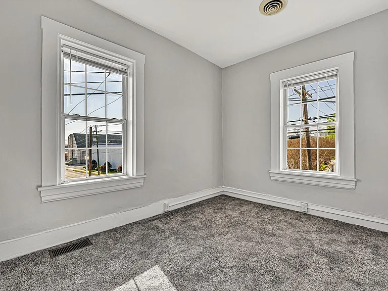 701 Salem Ave SW — Photo 6
