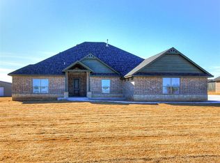 8651 Oak Tree Cir, Edmond, OK 73025