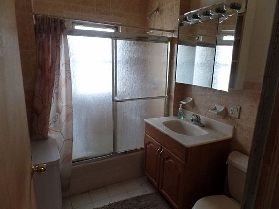 4th image of 5049 47th St