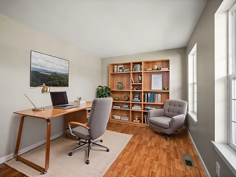 1140 W Starling Ave — Photo 9