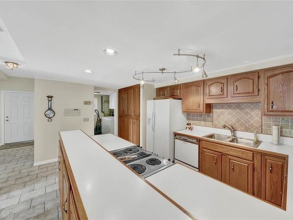 5th image of 4651 NE Ocean Blvd #B-31