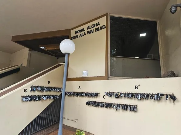 1909 Ala Wai Blvd APT 201, Honolulu, HI 96815