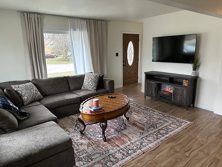 7637 W Allerton Ave — Photo 8
