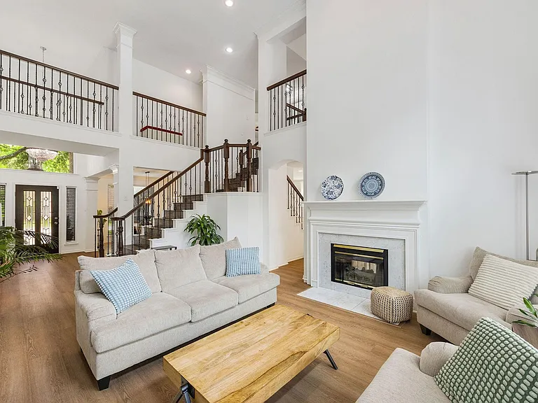 3219 Castlewind Dr — Photo 12