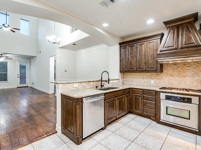4828 Durham Dr — Photo 8