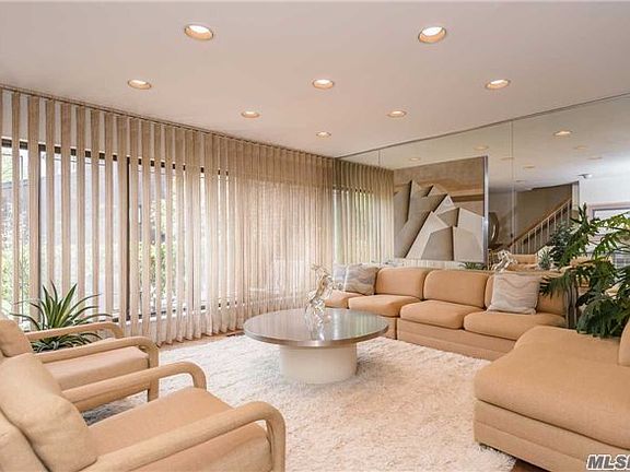 4th image of 94 Acorn Ponds Dr