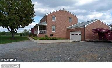 Attached 2 Car Garage