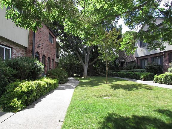2nd image of 1394 N Loop Dr