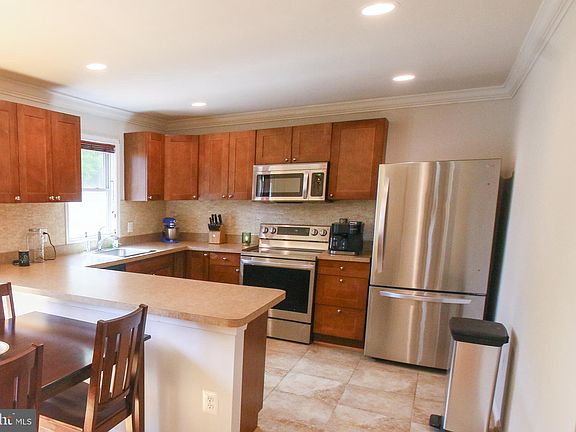 4th image of 118 Oak Grove Ln