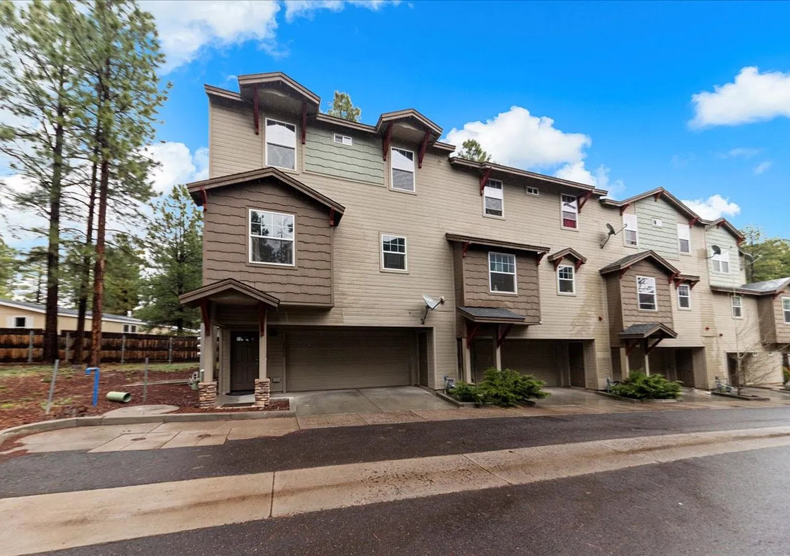 Railroad Springs Townhome for Rent! — Photo 1