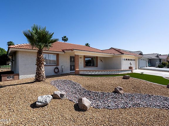 3rd image of 8008 E Medina Ave