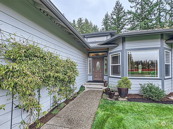 3rd image of 6927 111th Drive NE