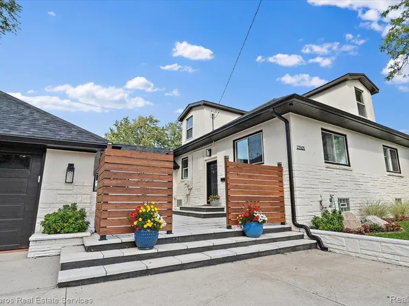 22505 Beach St, Saint Clair Shores, MI 48081