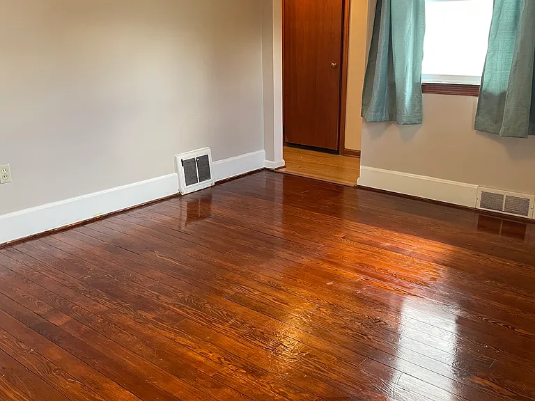 714 Charles Ave #1/2 — Photo 8