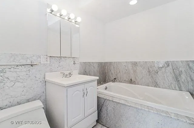 514 N Claremont Ave #2 — Photo 6