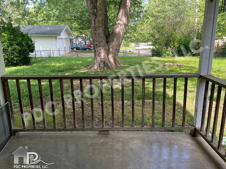 832 S Luster Ave — Photo 2