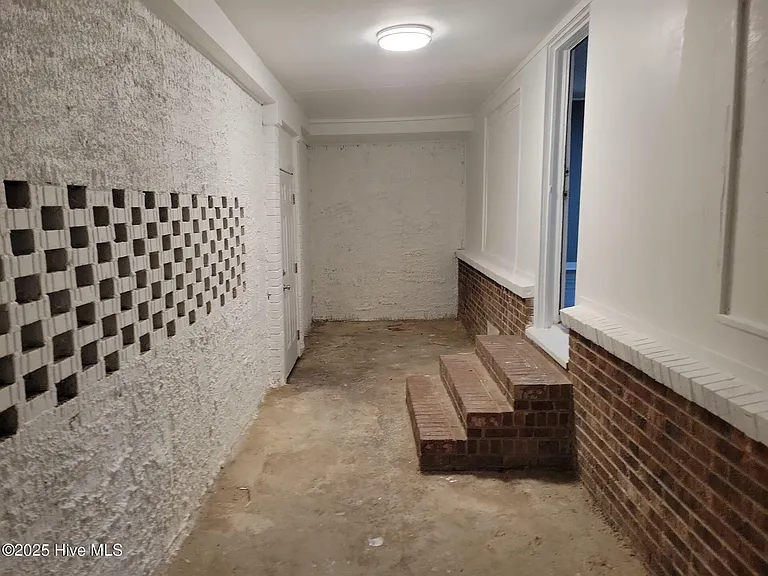 557 Circle Dr — Photo 19