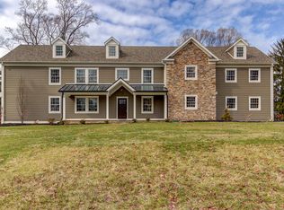 401 Red Fox Rd, Wayne, PA 19087