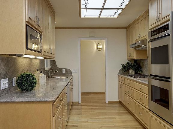 3rd image of 2365 La Mirada Dr