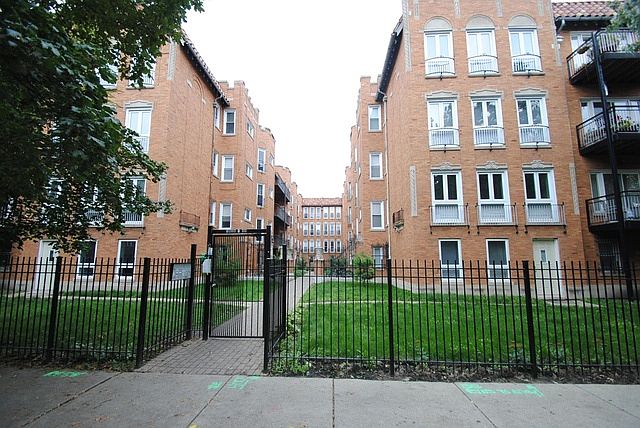 1st image of 1638 W Greenleaf Ave #46