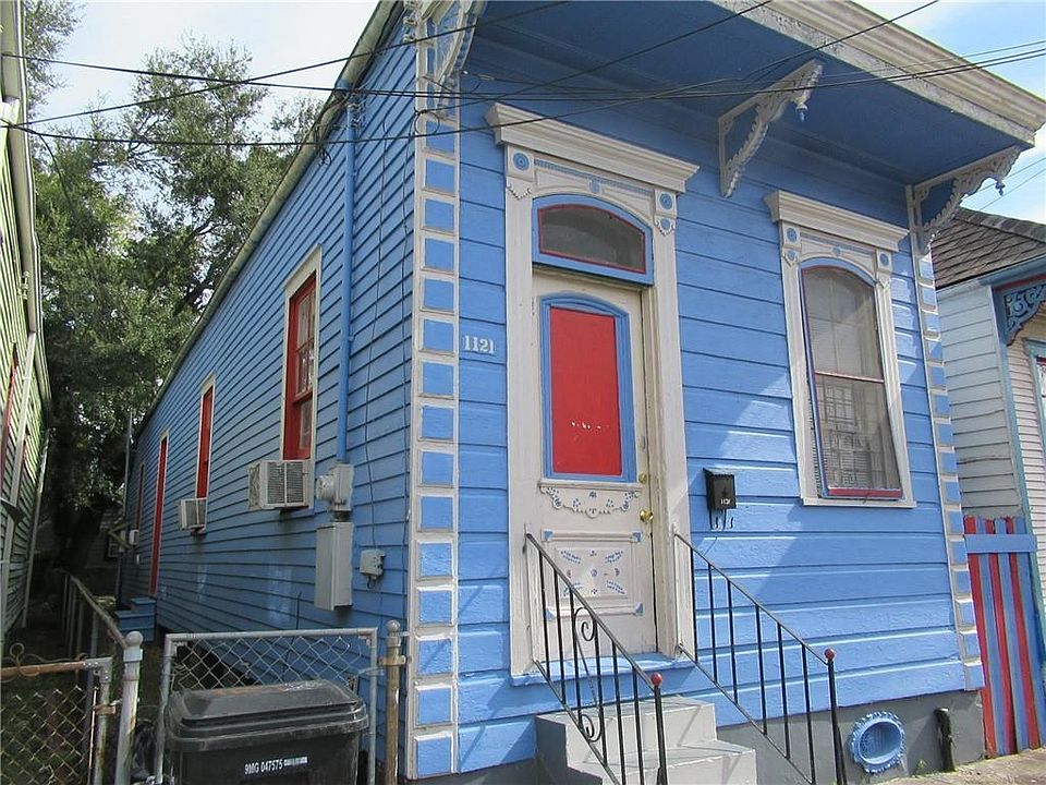 1st image of 1121 Louisa St