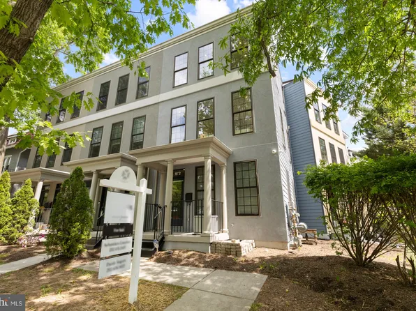 16 Grant Cir NW Unit 2, Washington, DC 20011