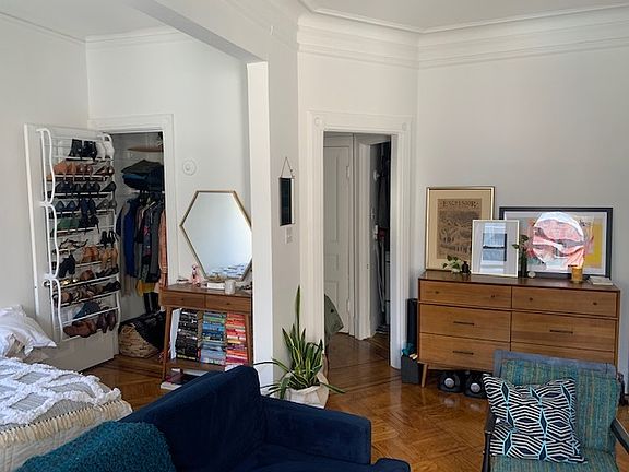 5th image of 263 W 70th St APT 4B