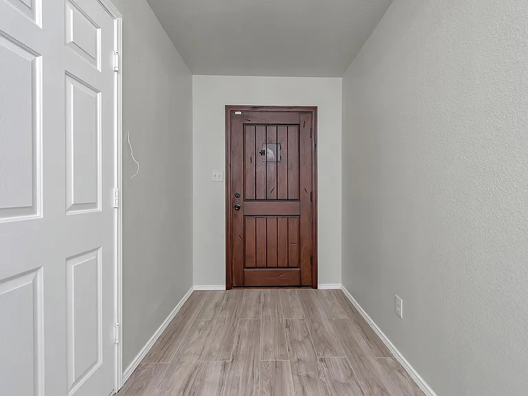 1037 Triple Crown Dr — Photo 4