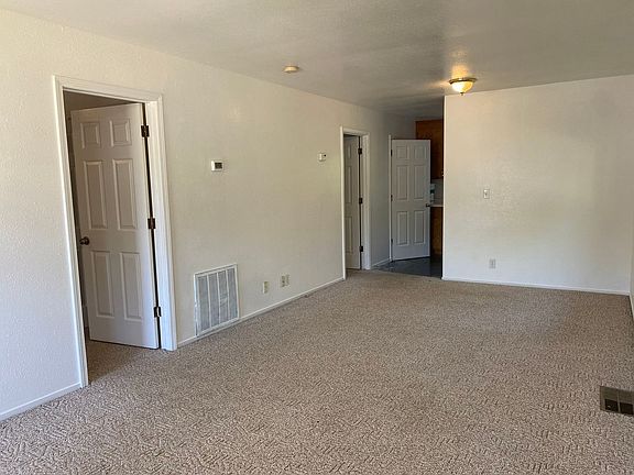 3rd image of 2918 El Noble Ave