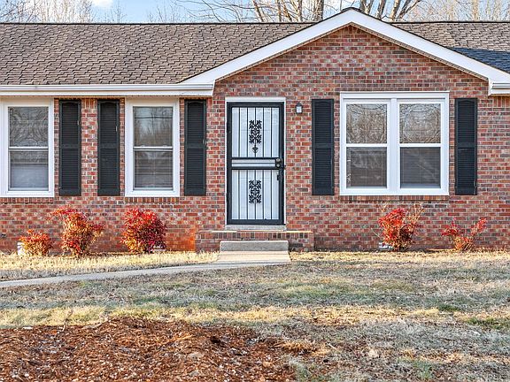 4th image of 736 Acorn Dr