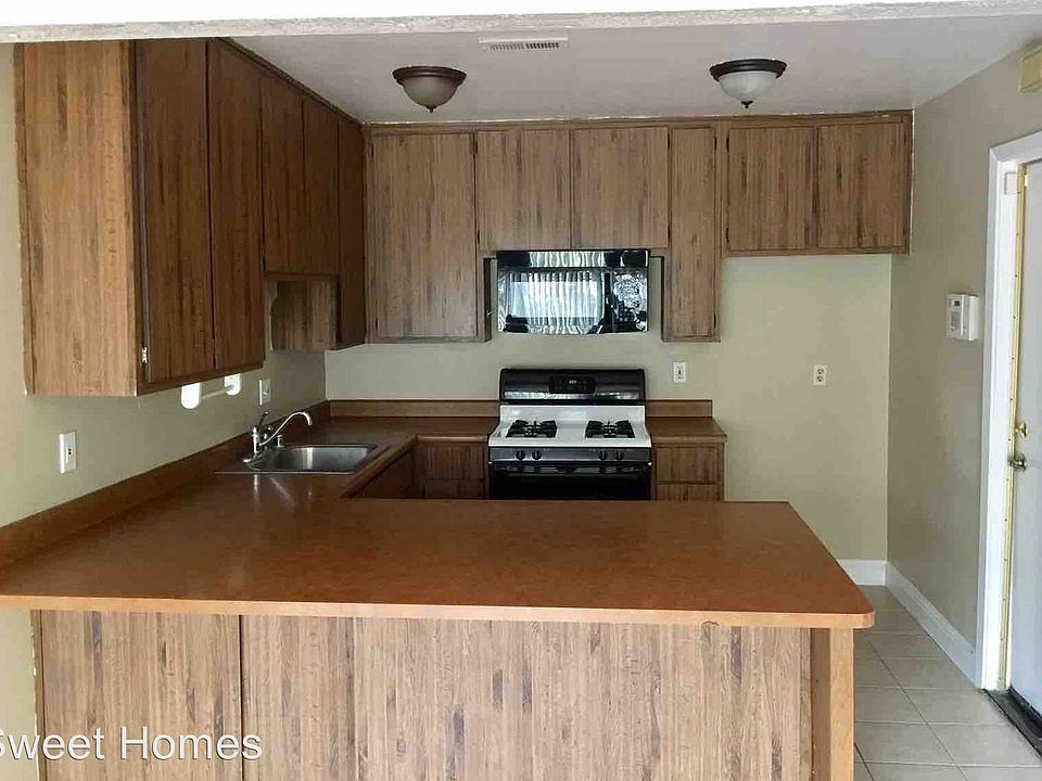 2nd image of 4930 Venuto Way
