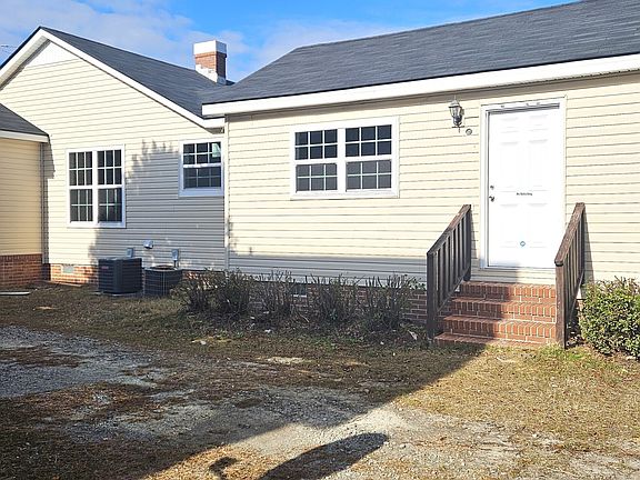 2nd image of 860 Northside Dr E #A