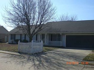 6111 River Bluff Dr, Newburgh, IN 47630